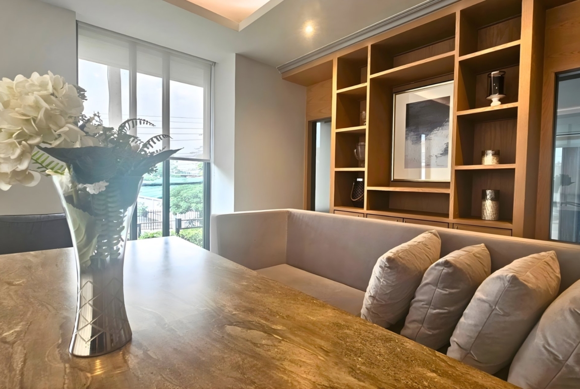 Reading Room คอนโด Newera เอกมัย-รามอินทรา