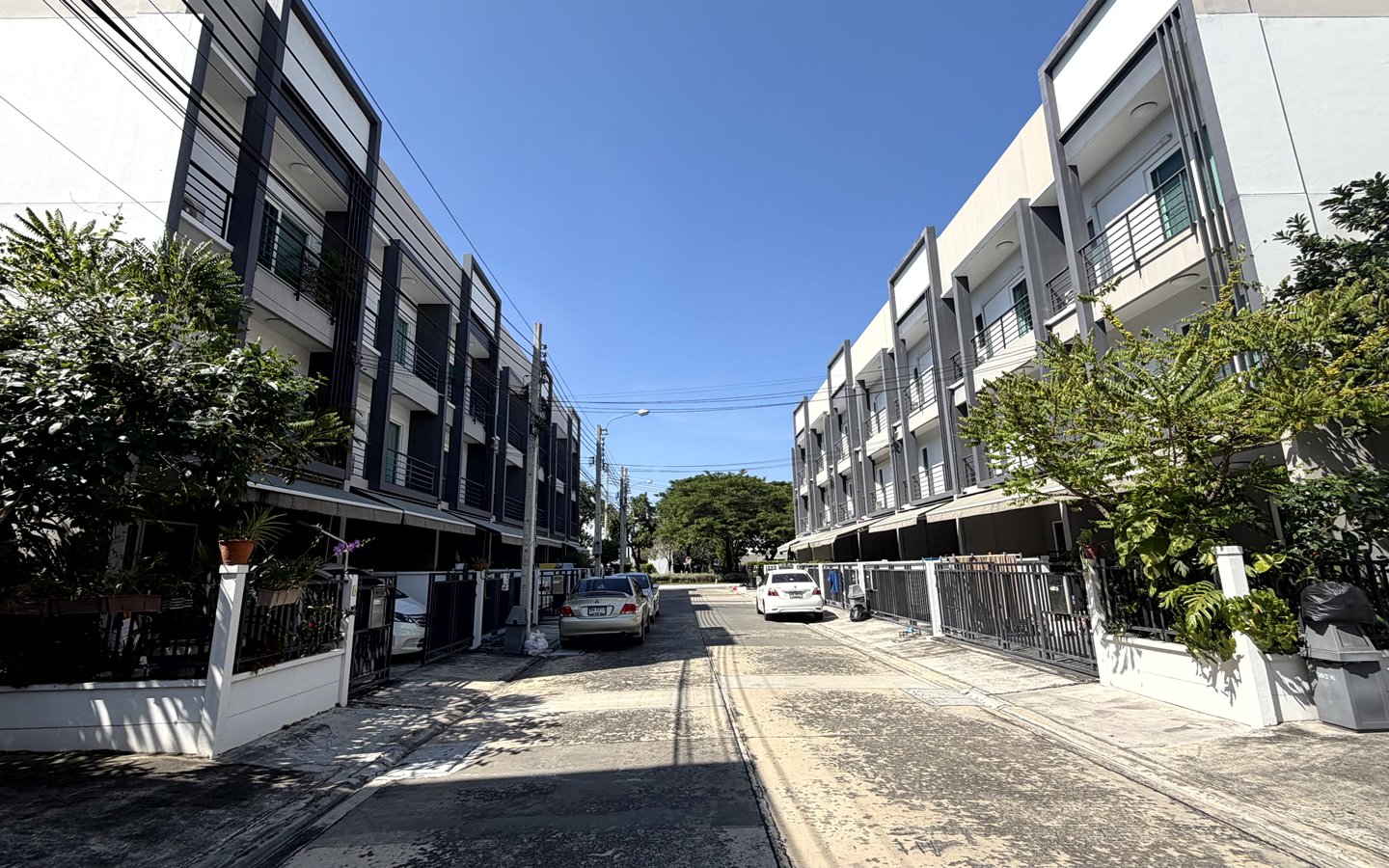 บ้านกลางเมือง สวนหลวง