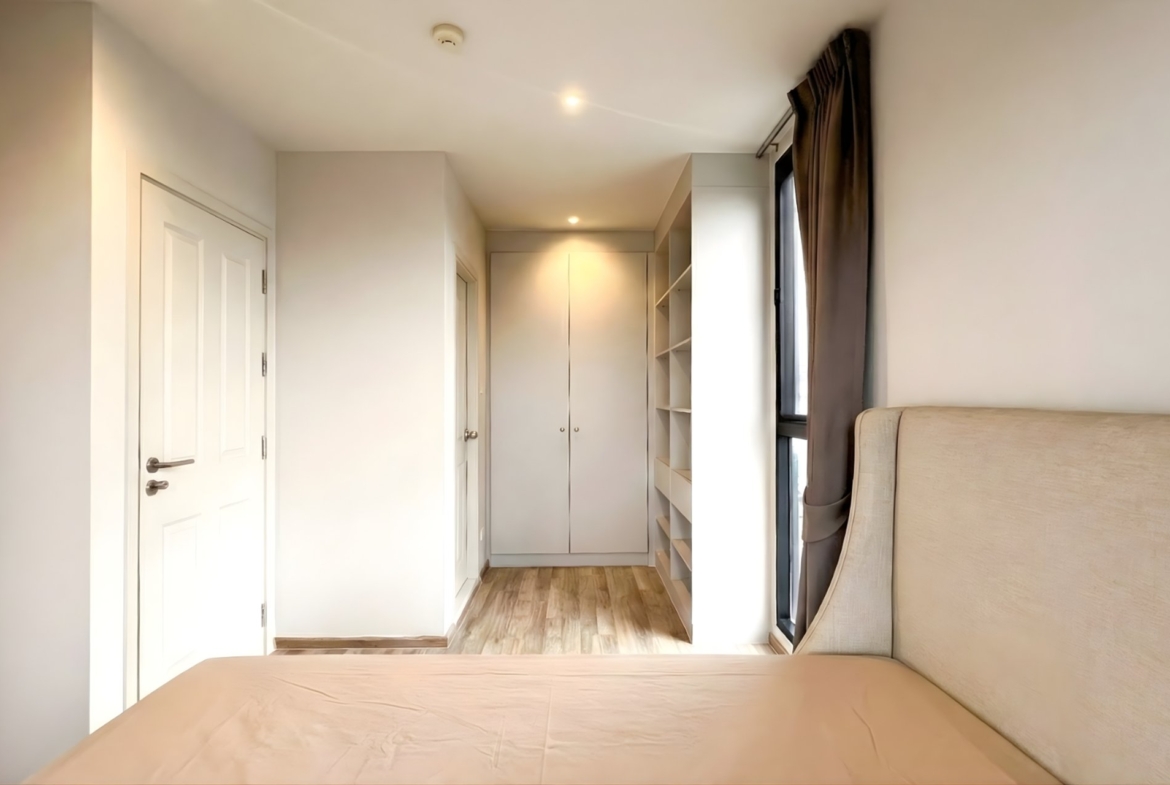 Master bedroom ห้องมุม 2 ห้องนอน ชั้น 5 เฟอร์นิเจอร์ เครื่องใช้ไฟฟ้าครบ