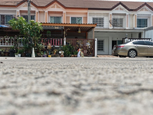 ขายทาวน์เฮ้าส์ สินทวี เทียนทะเล รีโนเวทใหม่