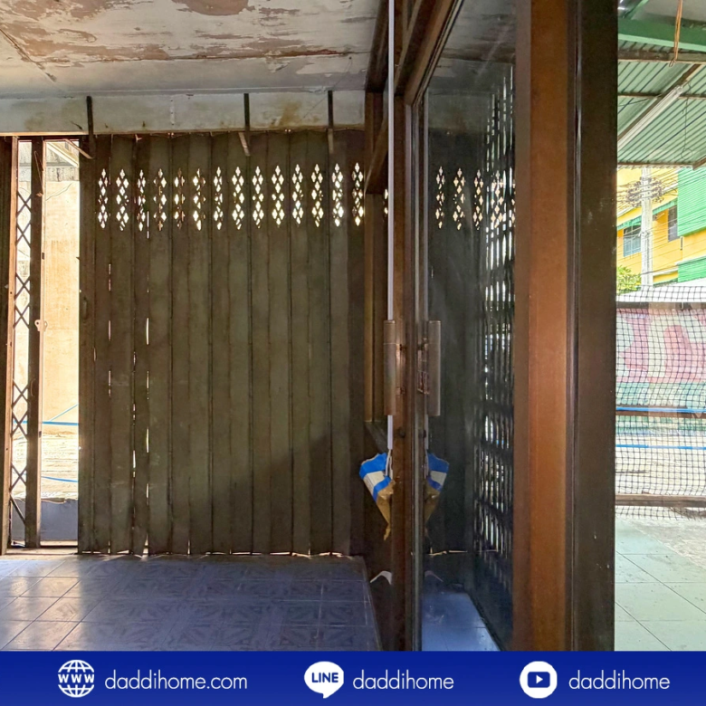 ขายอาคารพาณิชย์ 3 ชั้นครึ่ง หลังมุม เขตพระนคร ใกล้ถนนบุญศิริ