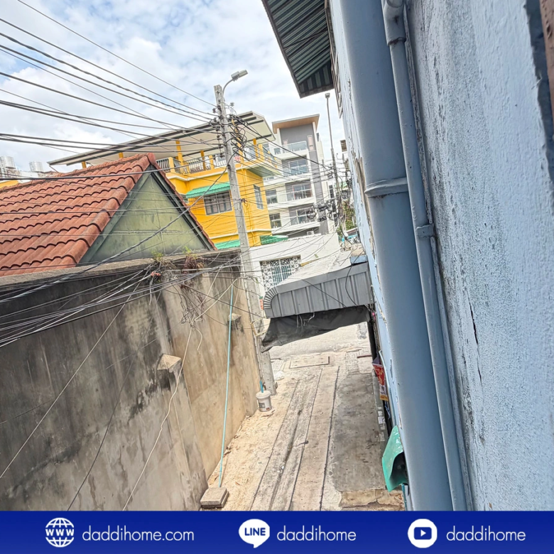 ขายอาคารพาณิชย์ 3 ชั้นครึ่ง หลังมุม เขตพระนคร ใกล้ถนนบุญศิริ