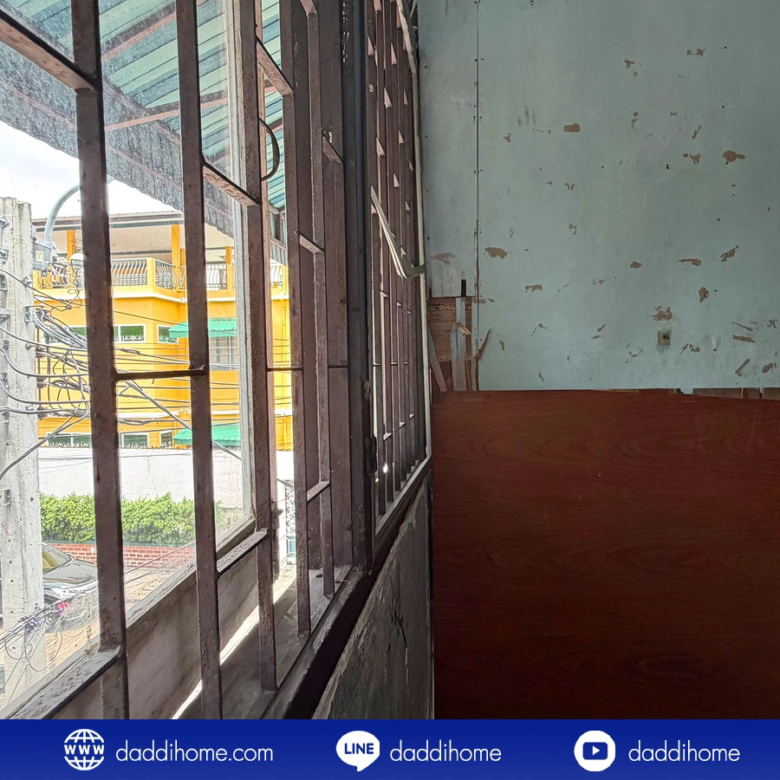 ขายอาคารพาณิชย์ 3 ชั้นครึ่ง หลังมุม เขตพระนคร ใกล้ถนนบุญศิริ